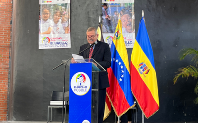 Alcaldía de El Hatillo reconoce los 45 años de excelencia docente de Fernando Vizcaya